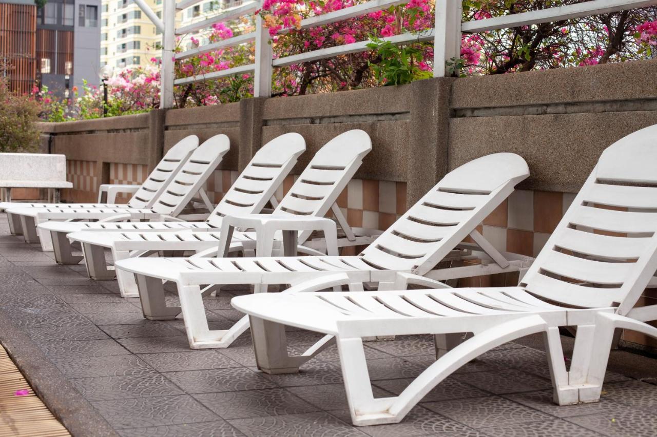 Clean Comfy Cozy Easy To Go Siam Paragon And Chatuchak Market Bangkok Buitenkant foto